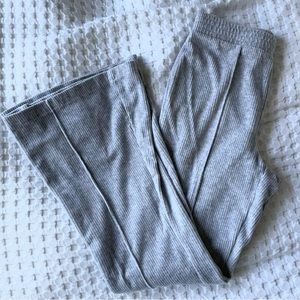 AERIE - Ribbed Velour Flare Pants in Heather Gray